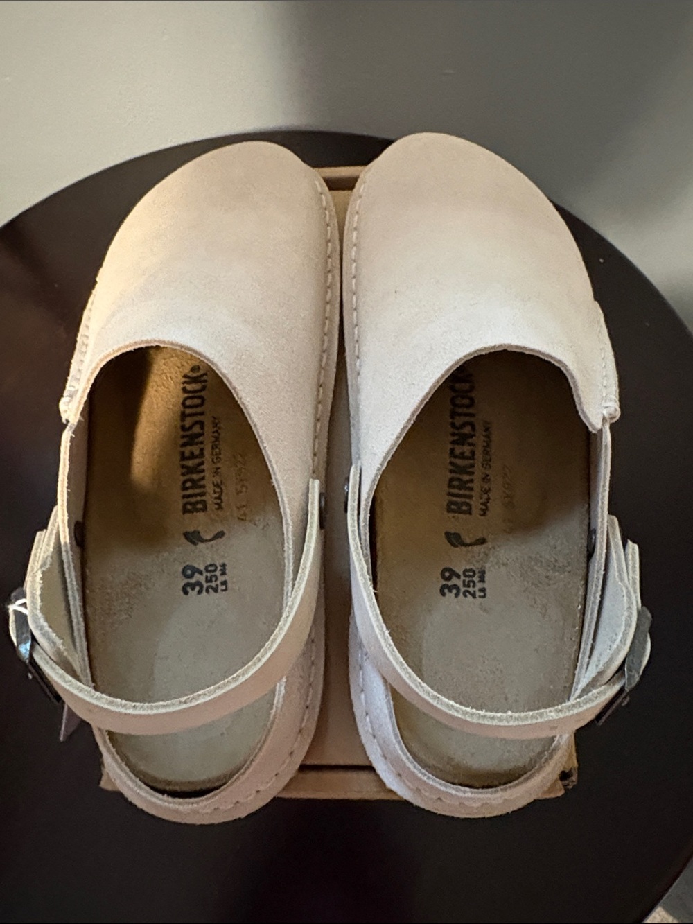 NWT and Box - Women's Birkenstock Lutry Premium Suede in Eggshell - Size 39 - Picture 2 of 8